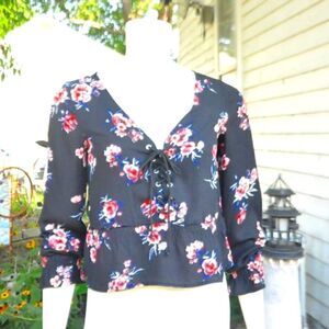 2/$10 H&M Divided Floral Crop Top